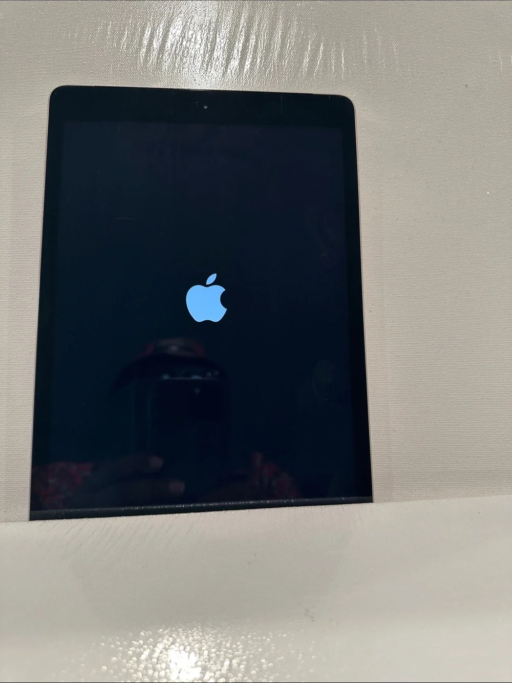 EUC Apple iPad 7th Gen Cellular A2200 32 GB Space Gray Unlocked 91% Battery Life